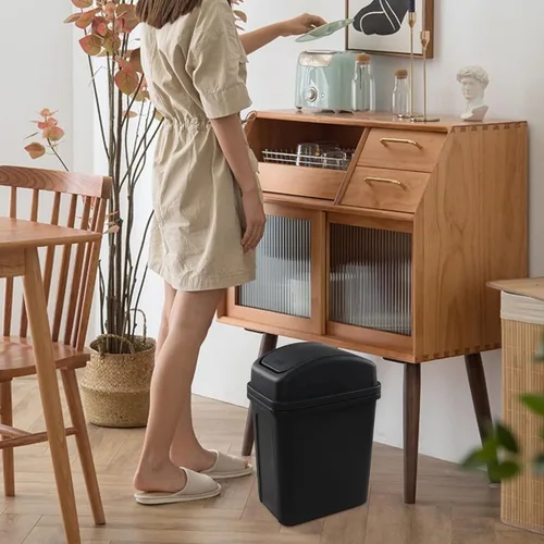 Miniatura 4 de Paquete de 1 cubo de basura pequeño de plástico de 2 galones, cubos de basura con tapa abatible, color negro