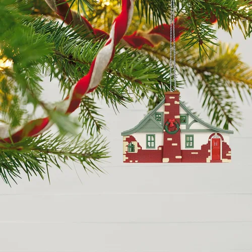 Miniatura 6 de Hallmark Keepsake Adorno de Navidad 2023, casas y tiendas nostálgicas tradicionales Tudor 2023, regalos para ella