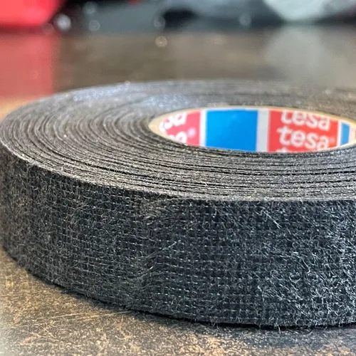 Miniatura 2 de 1 rollo Tesa 51608 PET Fleece Cinta de arnés de cable automotriz para flexibilidad y amortiguación de ruido, 0.748 in* 82.0 ft