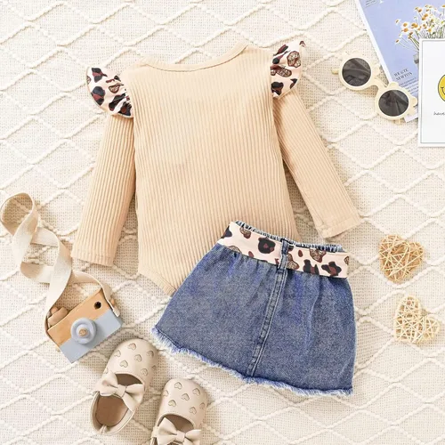 Miniatura 7 de CETEPY Ropa de bebé niña recién nacida manga larga con volantes mameluco pantalones cortos pantalones de leporad diadema trajes para bebés