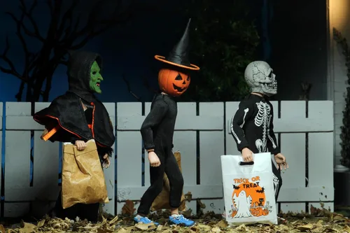 Miniatura 6 de NECA – Figuras de Halloween 3 Season of The Witch 8IN Retro AF, 3 piezas