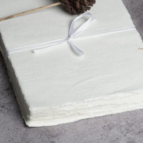 Miniatura 7 de 50 hojas - Papel para acuarela rugoso/texturizado - 7.5 X 11.5 pulgadas (150GSM) - Papel hecho a mano/con borde envejecido hecho de algodón egipcio