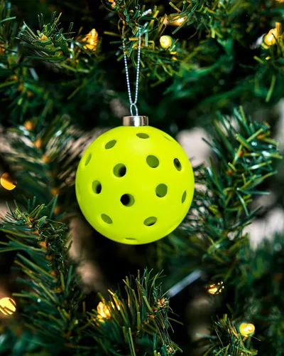 Miniatura 3 de Adorno de pickleball - Adorno navideño de tamaño real para árbol, regalo divertido para amantes del pickleball, decoración navideña deportiva, 1