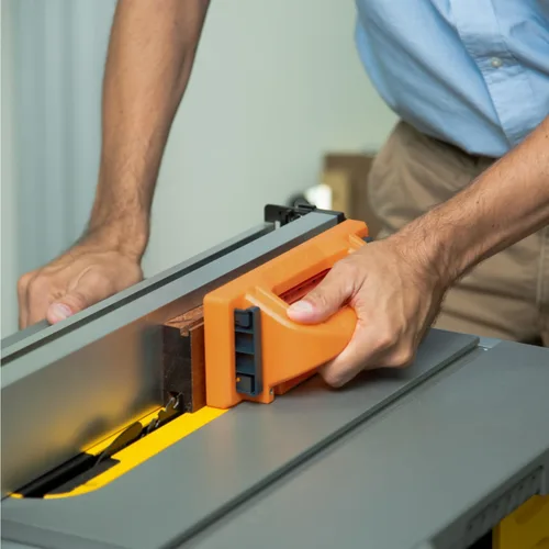 Miniatura 6 de POWERTEC Bloque de empuje con agarre con soporte retráctil, almohadilla antideslizante y mango desplazado para mejorar el control. Ideal
