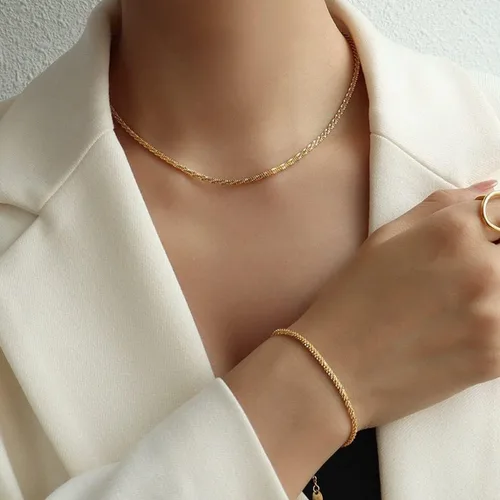Miniatura 2 de Pulsera delicada de oro para mujer, chapada en oro de 14 quilates, ligera, con diseño de espiga de espiga trenzada, pulsera de malla, dije