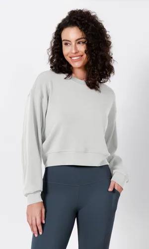 Miniatura 4 de ODODOS Sudaderas cortas de manga larga suaves de modal para mujer, de gran tamaño, cuello redondo