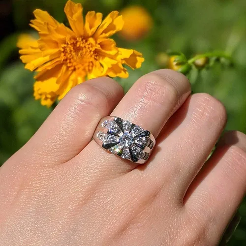 Miniatura 5 de TwoBirch Anillo de plata de ley con canal redondo estilo Sun Burst para hombre con circonita cúbica (tamaño 2 quilates)