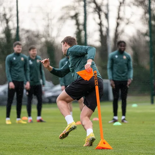 Miniatura 6 de FORZA Jumbo Triangle SuperCones Conos de entrenamiento de fútbol profesional con diseño triangular, ideales para ejercicios de velocidad, agilidad