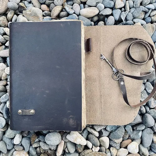 Miniatura 5 de Diario de cuero vintage – Papel vintage hecho a mano antiguo – Diario de llaves encuadernado de cuero para mujeres y hombres – Diario de libro