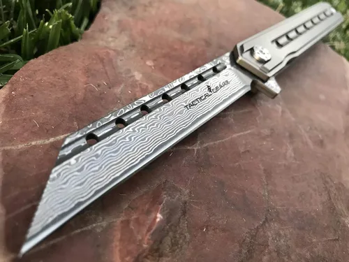 Miniatura 2 de TACTICAL GEARZ Navaja de bolsillo de Damasco para EDC, mango de titanio sólido, hoja Tanto de acero Damasco VG10 de 67 capas múltiples, incluye XT