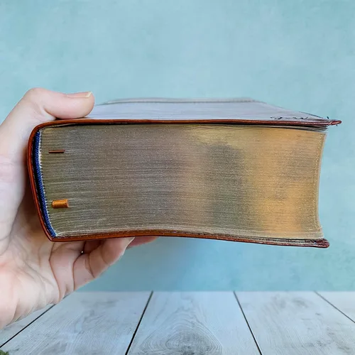 Miniatura 5 de Biblia de estudio NIV personalizada, marrón y azul, ilustrada a mano y grabada con láser, grabado personalizado de nombre disponible, regalo
