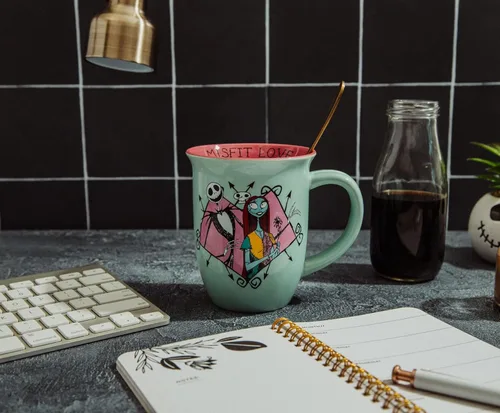 Miniatura 6 de Silver Buffalo Disney Nightmare Before Christmas Jack and Sally Misfit Love - Taza de cerámica con borde ancho, 16 onzas