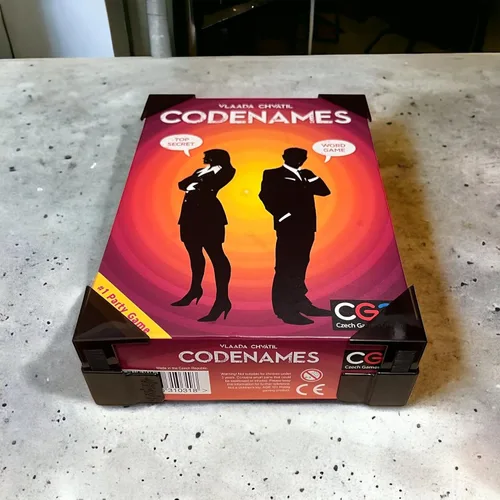 Miniatura 3 de Juego mediano: repara y protege tu juego y caja de rompecabezas. Engancha las esquinas de la tapa rotas para cubrir daños y reforzar la caja.