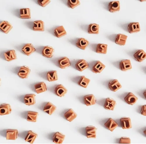 Miniatura 7 de Sellos de letras de arcilla para cerámica, sellos pequeños de plástico del alfabeto para arcilla, también se utiliza como sellos de galletas