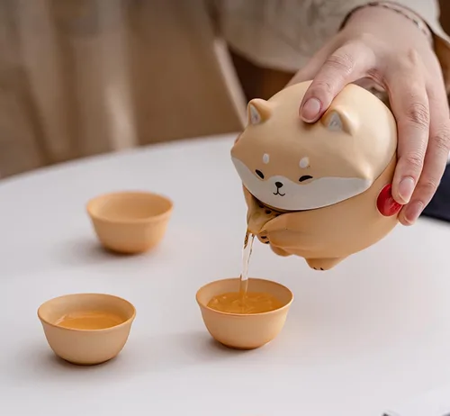 Miniatura 6 de Mini juego de té Gaiwan, linda tetera Shiba Inu con bolsa portátil para viajes, tetera china de gongfu de cerámica con 4 tazas de té de cerámica.