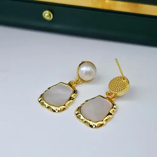 Miniatura 5 de Aretes colgantes de plata de ley 925 chapados en oro de 24 quilates de 9 a 0.374in con botón cultivado en agua dulce blanca y nácar para mujer