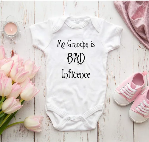 Miniatura 2 de My el abuelo Bad Influence" Custom Boutique Body de Onesie. Es