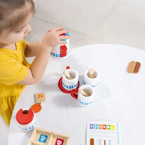Miniatura 2 de Melissa & Doug 22 piezas Steep y Serve Juego de té de madera, accesorios de cocina y alimentos.