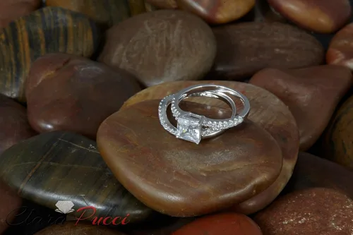 Miniatura 2 de Juego de anillos de compromiso de zafiro blanco de 14 quilates de corte princesa de 201 quilates con zafiro blanco y diamante de imitación diseño