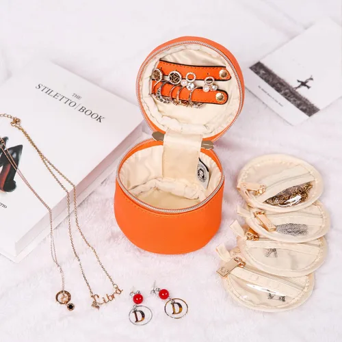 Miniatura 6 de Angelina's Palace Estuche organizador de joyas redondo, bolsa de viaje, regalos de dama de honor, caja de cuero vegano para collar, aretes, pulsera