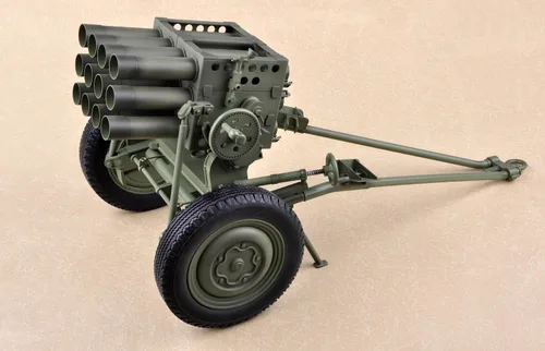 Miniatura 2 de Trumpeter Kit de modelo de lanzacohetes tipo 63 de 4.213 in