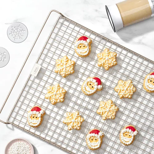 Miniatura 8 de OXO Good Grips - Juego de discos navideños para galletas, Metálico