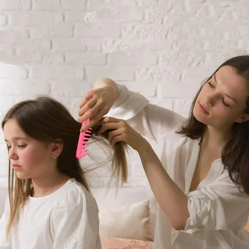 Miniatura 6 de Juego de 2 mini peines para el cabello, cepillo desenredante de dientes anchos pequeños para mujeres, peine de ducha portátil para cabello rizado