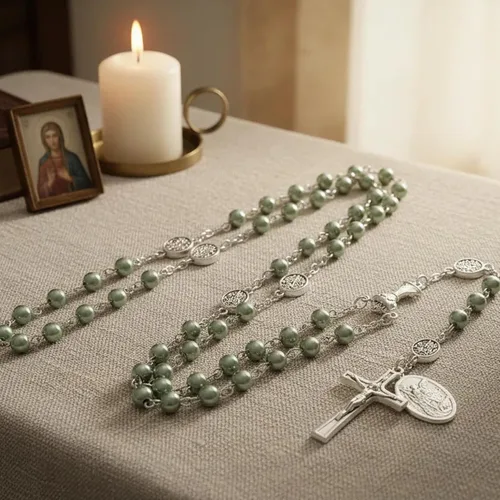 Miniatura 6 de Nazareth Store Collar de rosario de perlas de 0.315 in con medalla de San Miguel y centro de mesa de cáliz Rosarios de la Santa Comunión