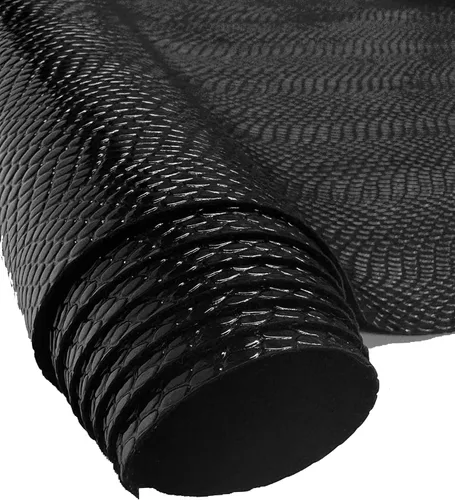 Fabric Empire Tela de Vinilo con Textura en Relieve Serpiente de Cascabel Cuero Sintético Falso / 54" de Ancho / Vendido por Yarda (Rojo Rubí)