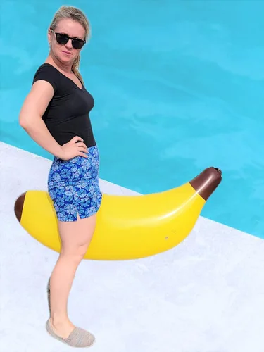 Miniatura 6 de Vinilo inflable de plátano amarillo fresco (44 pulgadas). Fruta segura para inflar. Juguete de piscina. Decoración de fiesta.