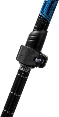 Miniatura 6 de Cascade Mountain Tech - Bastones de senderismo de fibra de carbono, bastones para caminar o hacer senderismo con seguros ajustables rápidos Azul