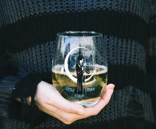 Miniatura 4 de Silver Buffalo Addams Family Wednesday Little Storm Cloud - Vaso de vino sin tallo, vaso para cócteles, capacidad para 20 onzas