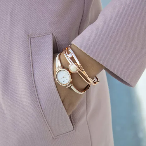 Miniatura 5 de Anne Klein Juego de reloj y brazalete acentuado de cristal para mujer