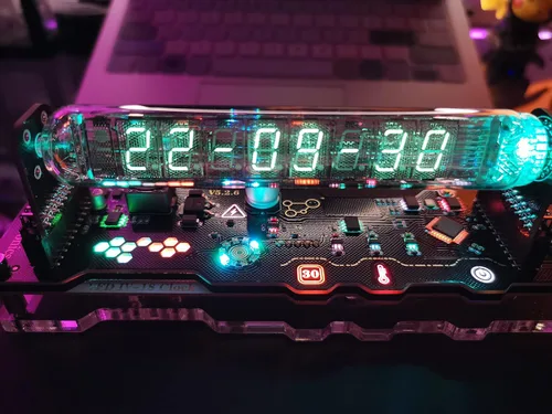 Reloj de tubo de imitación Nixie Reloj de tubo fluorescente Cyberpunk Adornos IV18 Reloj de tubo fluorescente puede mostrar la fecha, hora, clima y