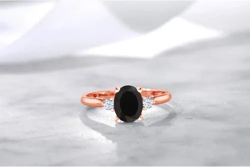 Miniatura 5 de Gem Stone King Anillo de compromiso ovalado de oro rosa de 10 quilates, ónix negro y zafiro blanco creado con 3 piedras para mujer