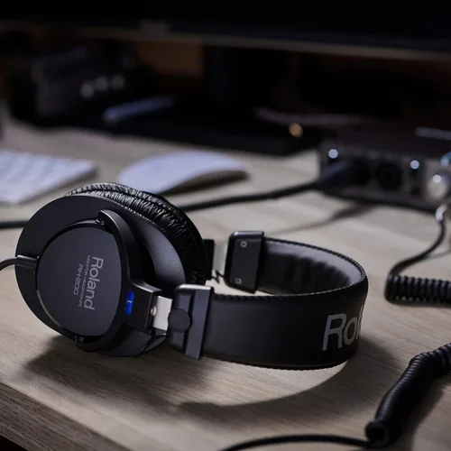 Miniatura 2 de Roland Auriculares estéreo RH-200 con cable en espiral negro, claro, preciso y cómodo para monitoreo de calidad de estudio