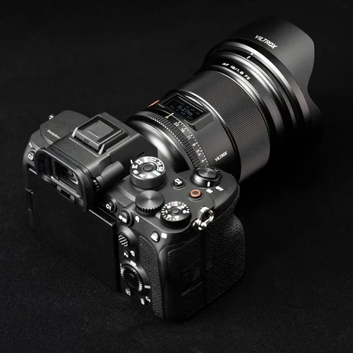 Miniatura 7 de Viltrox AF 16mm F1.8 Lente de Cámara Autoenfoque de Fotograma Completo con Pantalla LCD Integrada Compatible con Cámaras Sin Espejo Sony E-Mount a7
