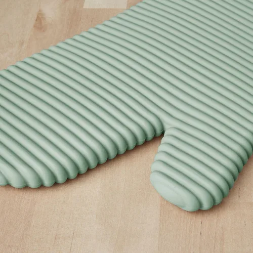 Miniatura 4 de KITCHENAID Juego de 2 guantes de horno de silicona suave acanalados, 7.5 x 13 pulgadas, color pistacho