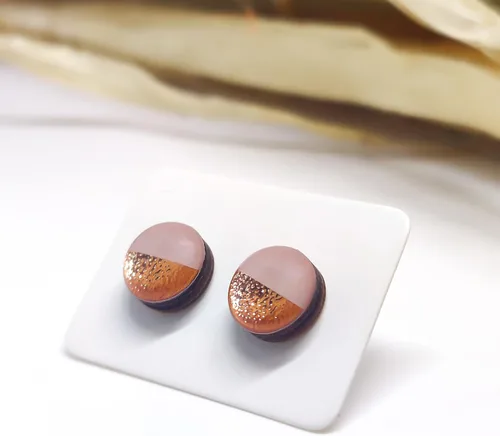 Miniatura 4 de Dos tonos con aretes de 10 mm de metal martillado falso, aretes redondos para mujeres, niñas y hombres, hechos a mano, postes de acero inoxidable