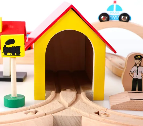 Miniatura 7 de Qilay Juego de trenes de madera de 69 piezas, pistas y trenes de madera de primera calidad para niños pequeños de 3, 4 y 5 años, juguetes de tren