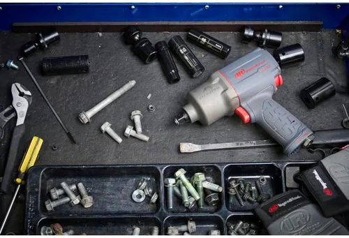 Miniatura 8 de Ingersoll Rand 2235QTiMAX Llave de impacto neumática de transmisión de 1/2 pulgada con tecnología silenciosa