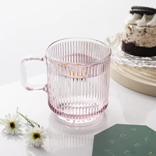 Miniatura 2 de Lysenn - Taza de café de cristal rosa con tapa, taza de té clásica de rayas verticales de primera calidad para Latte Té Chocolate Jugo Agua - Sin