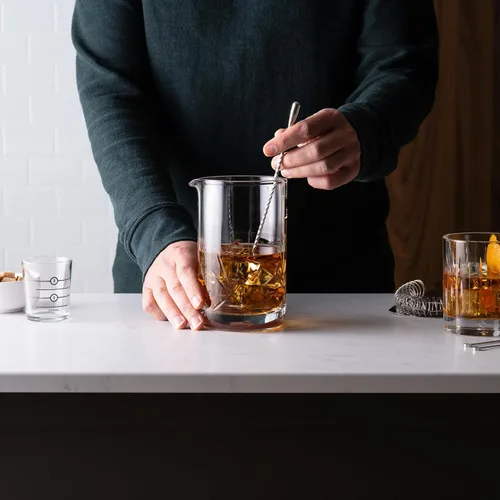 Miniatura 7 de Cork & Mill Vaso mezclador de cóctel, kit antiguo, gran mezclador de cóctel de cristal de 24 onzas para camareros, juego de accesorios de bar casero