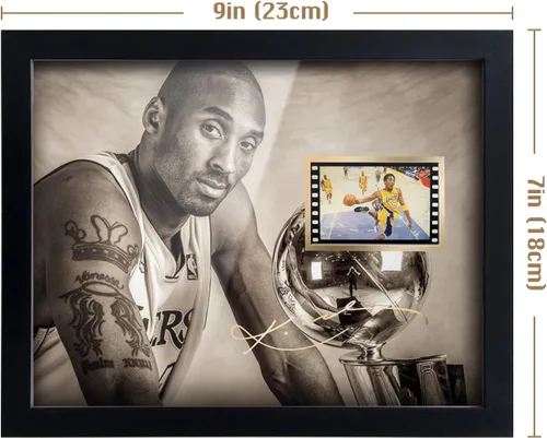 Miniatura 5 de ORIMAMI Póster Deportivo de Superestrella Kobe Bryant Enmarcado para Escritorio Foto Regalo 8x6 Pulgadas, con Mini Celda de Película Firmada