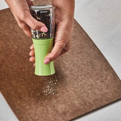 Miniatura 4 de Kyocera Juego de 2 molinos de pimienta, sal, semillas y especias con molinillo de cerámica avanzado ajustable, blanco brillante/verde manzana