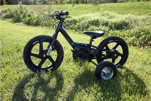 Miniatura 5 de Ruedas Hardline Products USA para niños pequeños: ruedas de entrenamiento para bicicletas de equilibrio Stacyc, KTM, Husqvarna, GAS GAS