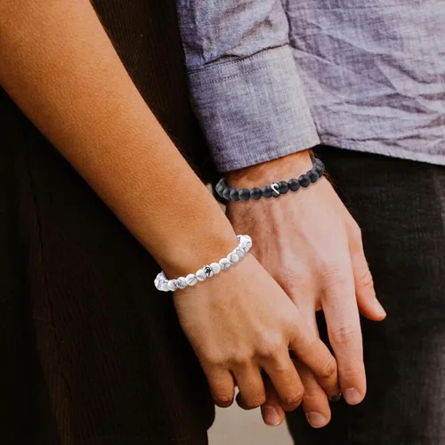 Miniatura 50 de 2 pulseras magnéticas para parejas, piedra natural negra mate, cristal para votos de amor eterno, juego de pulseras de cuentas de piedra de energía