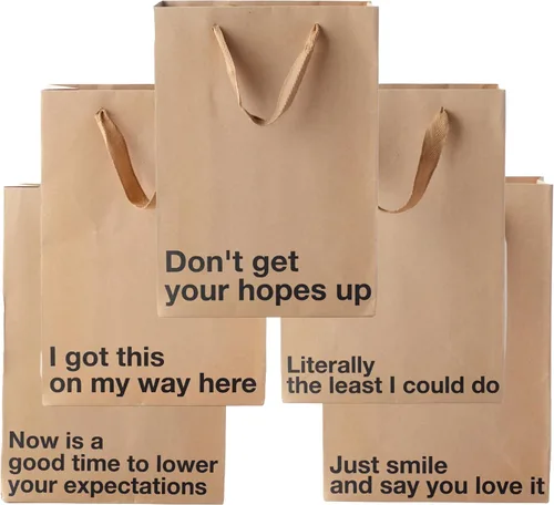 MilkToast Brands Divertidas bolsas de regalo, tamaño de 11 x 8 x 4 pulgadas, juego de 5 bolsas de papel kraft de colores con frases sarcásticas para
