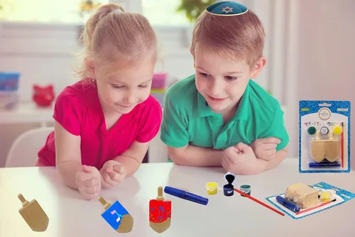 Miniatura 3 de The Dreidel Company Craft-A-Dreidel, crea tu propia personalización, el kit incluye 2 Dreidels de madera, 3 colores, 1 cepillo, 1 purpurina