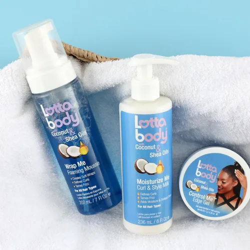Miniatura 12 de Lottabody Mousse en espuma con aceite de coco y manteca de karité Wrap Me, crea envoltorios suaves, mousse para cabello rizado, define rizos